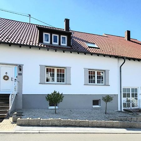 Schicke Komfortwohnung Zum Wohlfuehlen Merchweiler Exteriör bild
